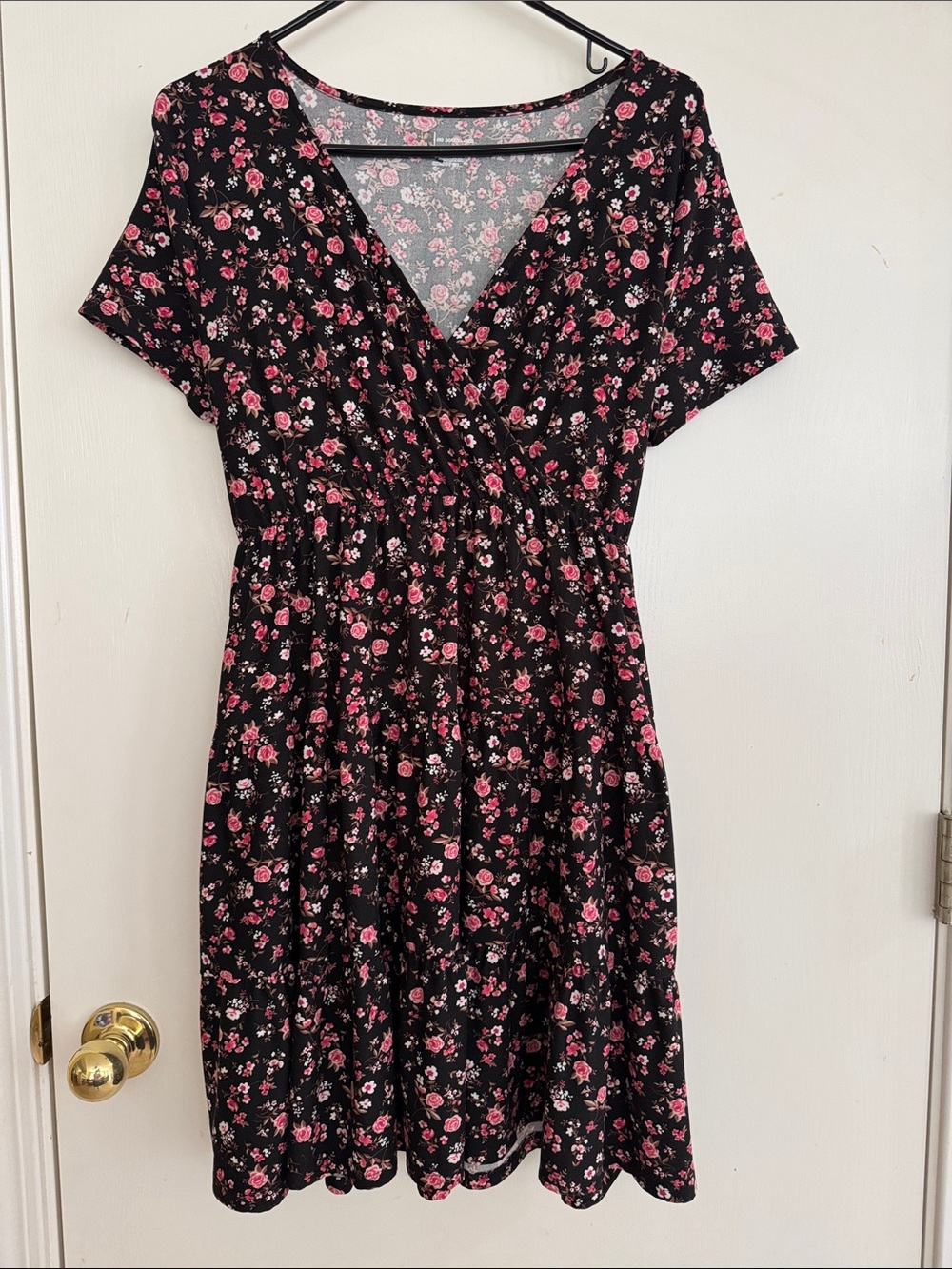No Boundaries Floral V-Neck Short Sleeve Dress - Juniors Large